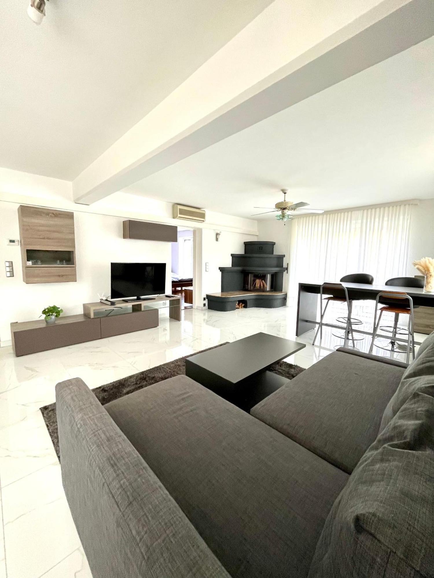 Luxurioeses Apartment Mit Pool Vienna Esterno foto
